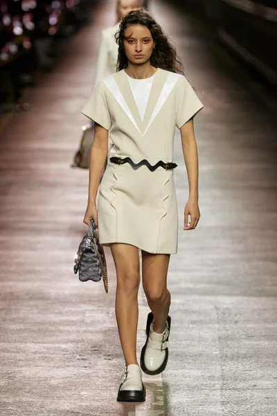 Look 23